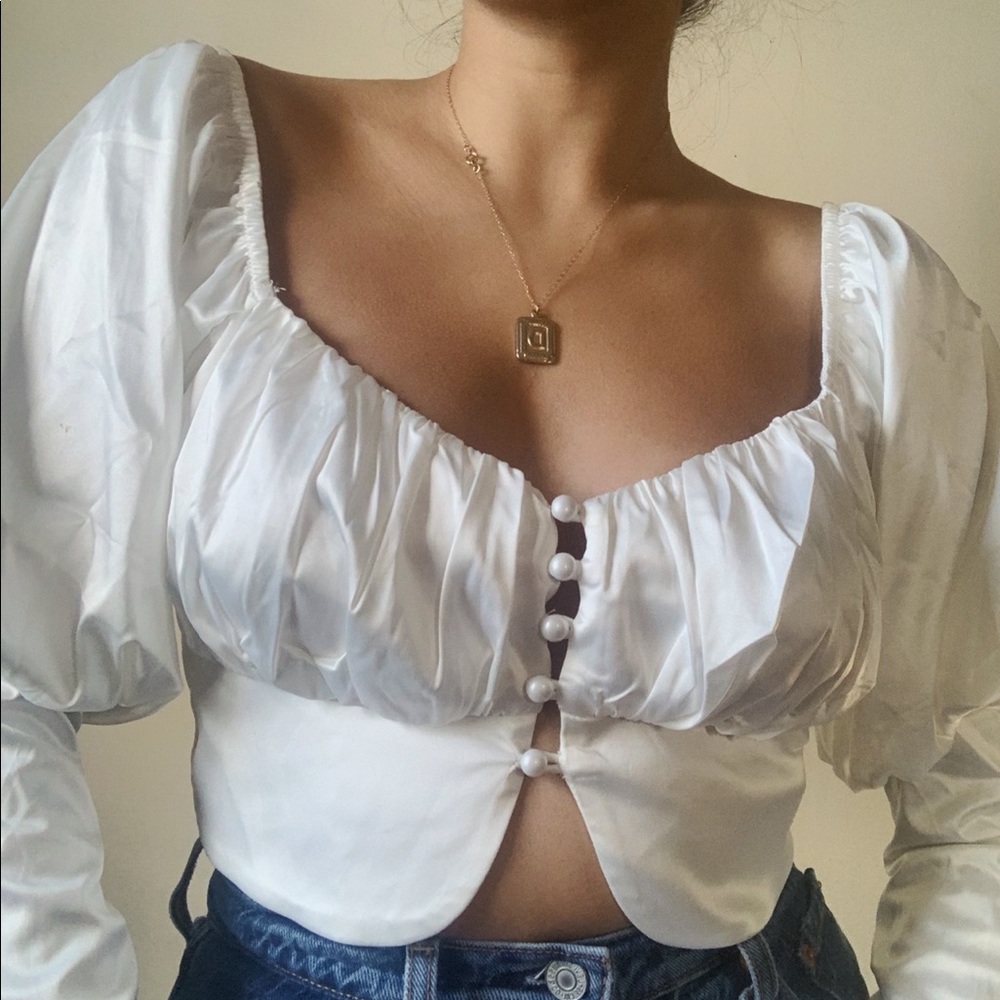 Silk White Bardot top🌹